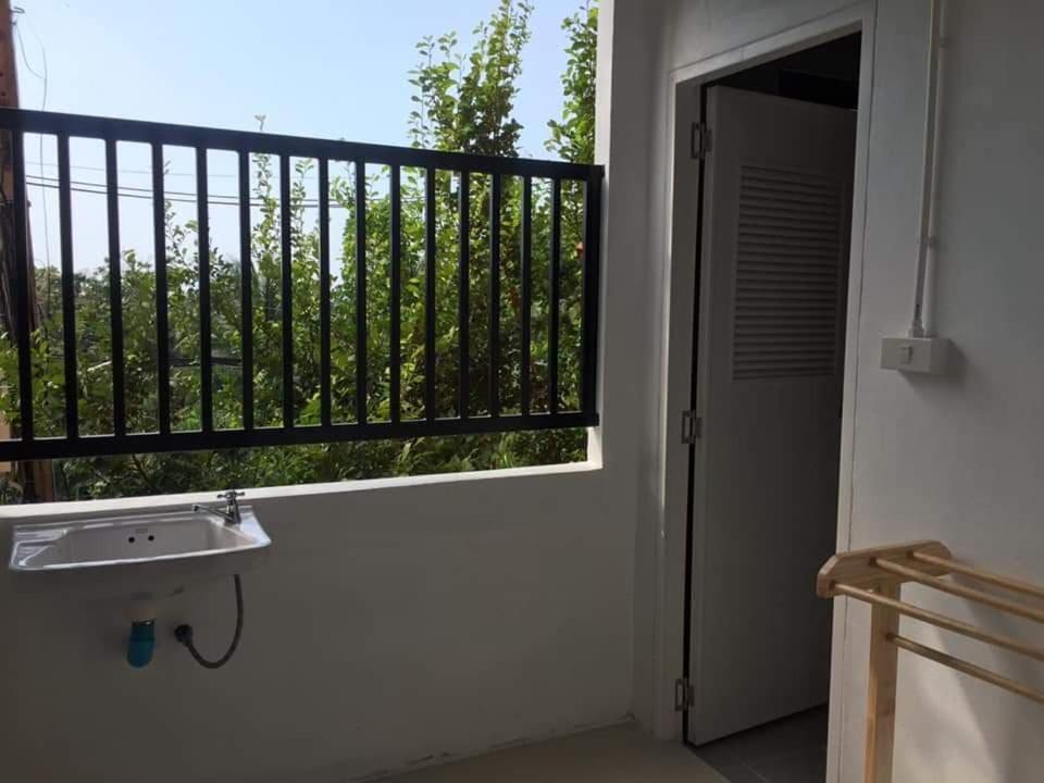 Sea Breeze Backpacker Hostel Ko Pha Ngan Exterior photo